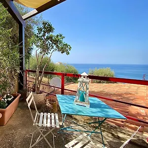 https://la-luce-del-faro-cefalu.sicilyhotelsitaly.net